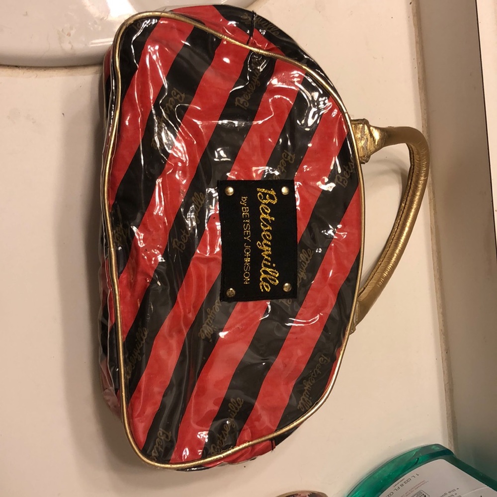 Makeup bag